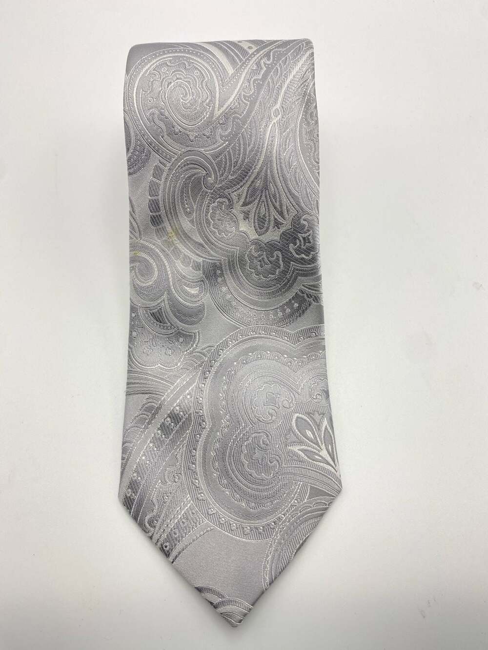 Donald J. Trump Signature Collection Silver Paisley Silk Tie